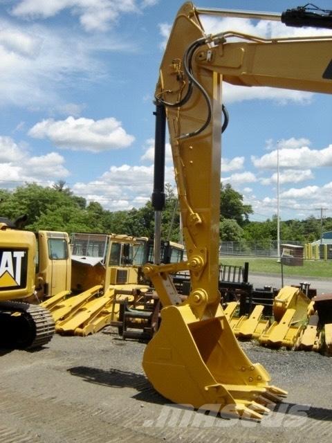 CAT 320 Excavatoare pe șenile
