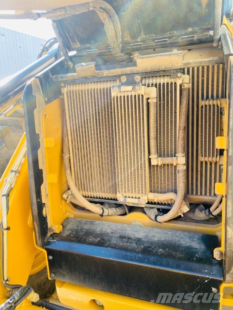 CAT 444  4x4 Buldoexcavatoare