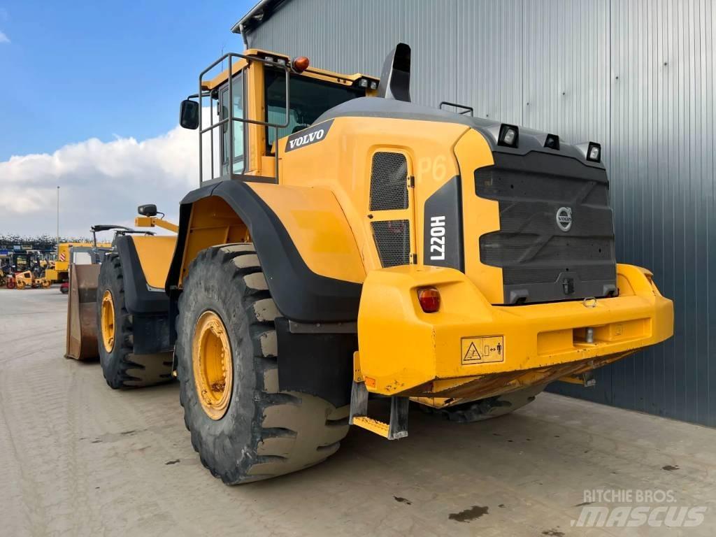 Volvo L220H Incarcator pe pneuri