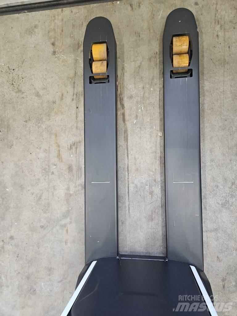 Bobcat LPM 15 N Transpaleta manuala