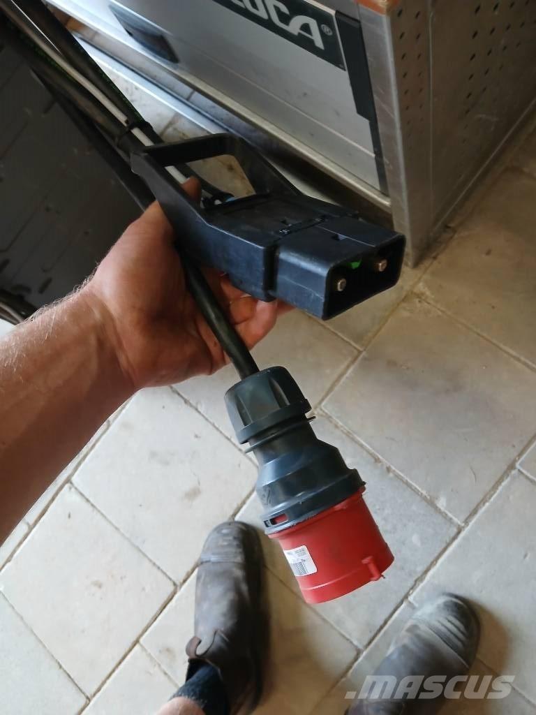 GiANT G 2200 E X-tra Incarcator pe pneuri