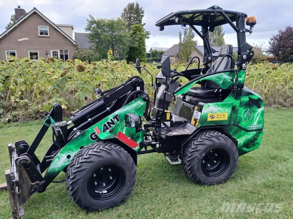 GiANT G 2200 E X-tra Incarcator pe pneuri