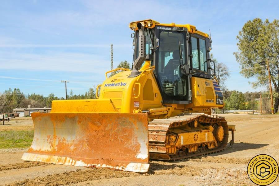 Komatsu D 37 EX Buldozere pe senile