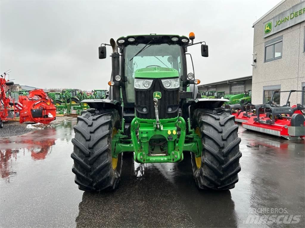 John Deere 6210R Tractoare
