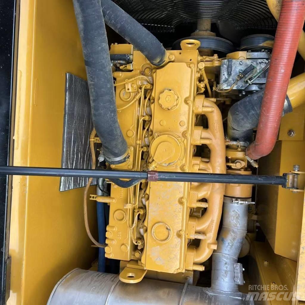 CAT 320 D2 Excavatoare pe șenile
