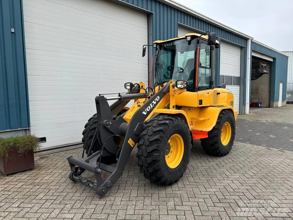 Volvo L30HS Incarcator pe pneuri