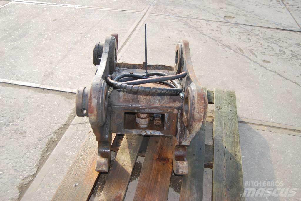  Quickcoupler Conectoare rapide