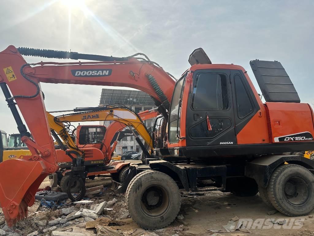 Doosan DH 150 W-7 Excavatoare cu roti