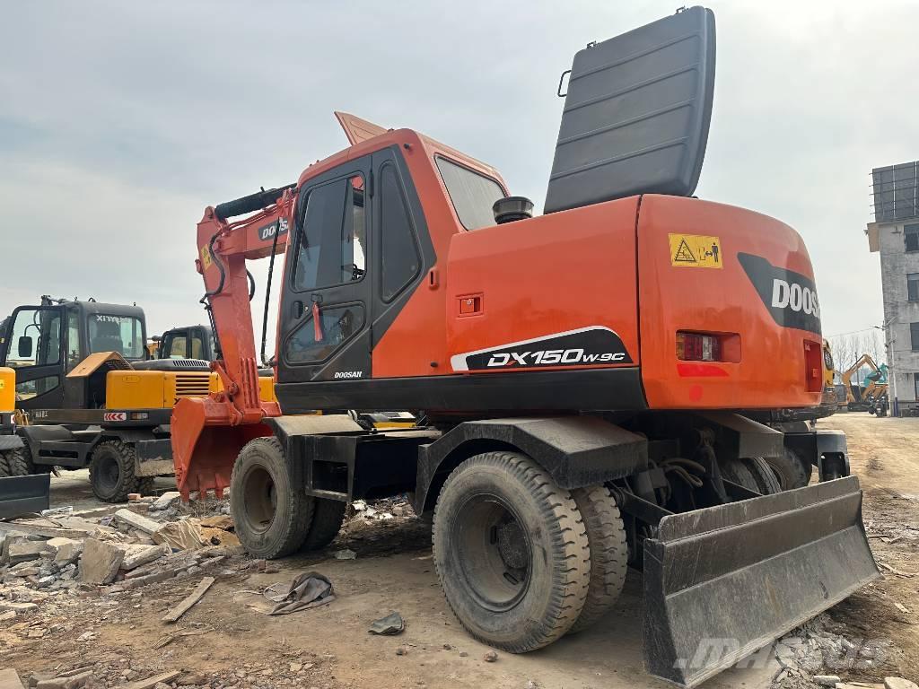 Doosan DH 150 W-7 Excavatoare cu roti