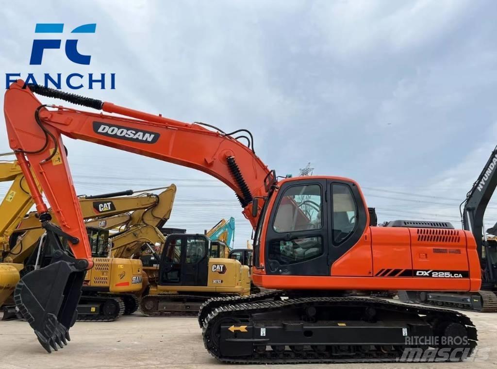 Doosan DX 225 LCA Excavatoare pe șenile
