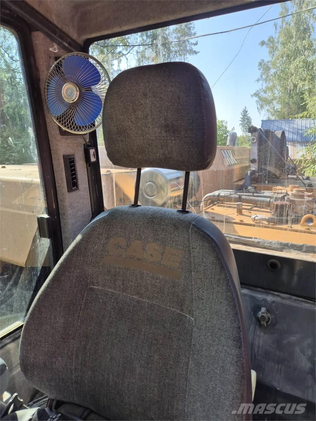CASE (Poclain) 1488 Excavatoare pe șenile
