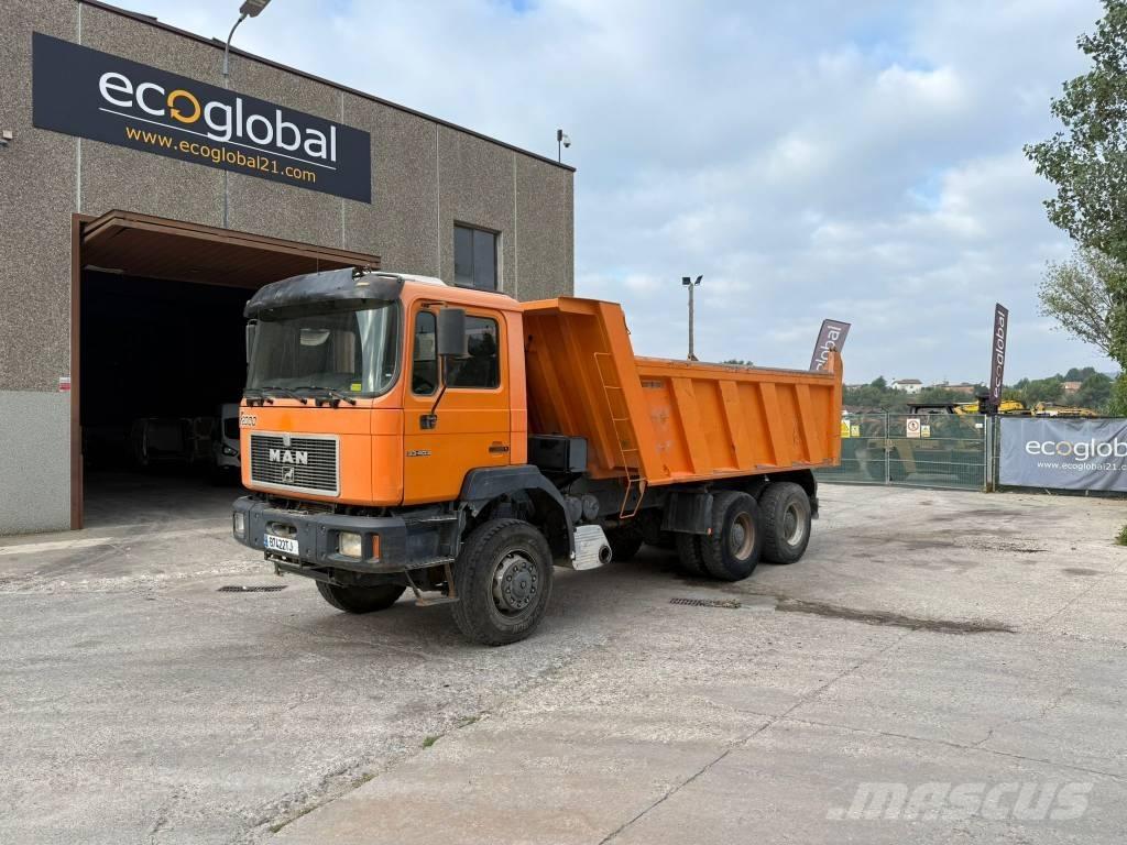 MAN 33.403 Autobasculanta