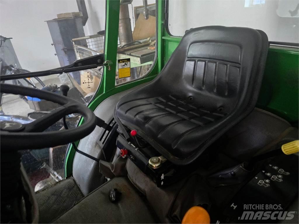 John Deere 4110 Tractoare