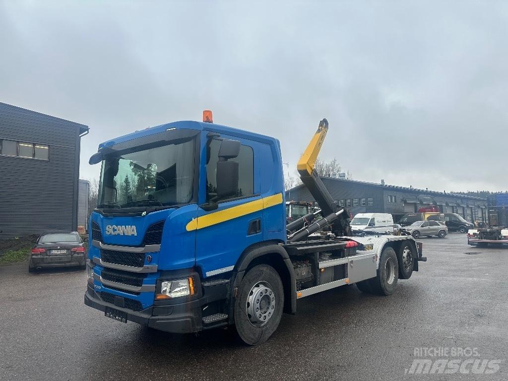 Scania P 360 Camion cu carlig de ridicare