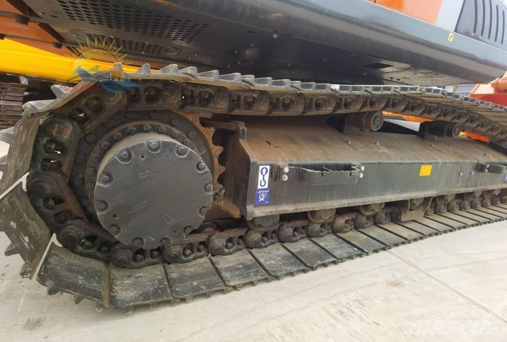 Hitachi ZX 200 Excavatoare pe șenile
