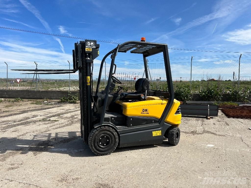 Om-Pimespo XE22 Stivuitor electric