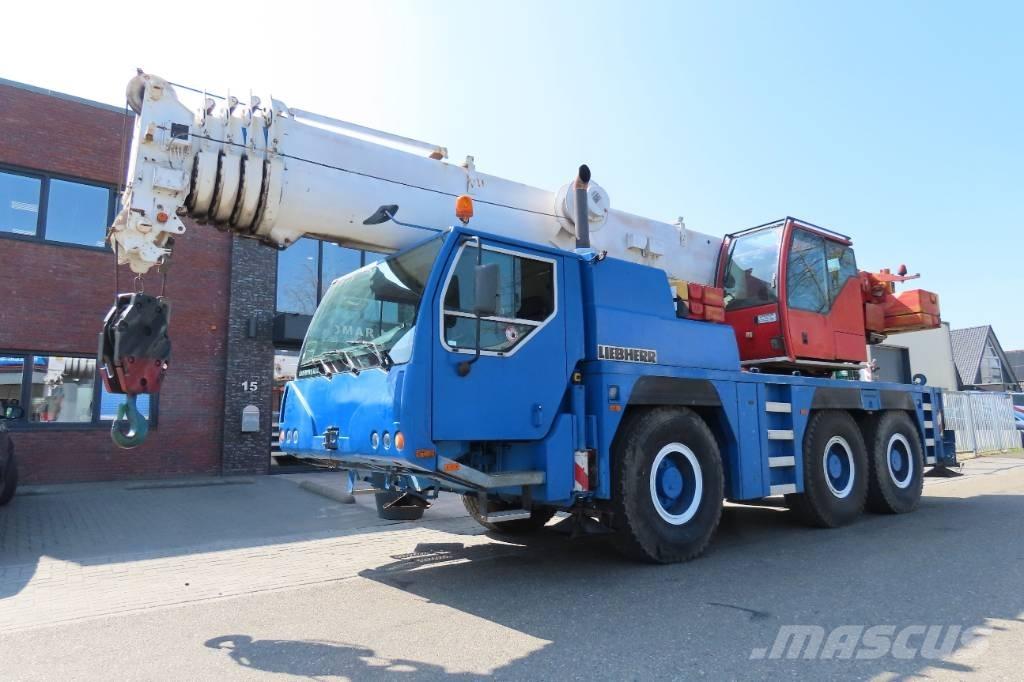 Liebherr LTM 1055-1 Macara pentru orice teren
