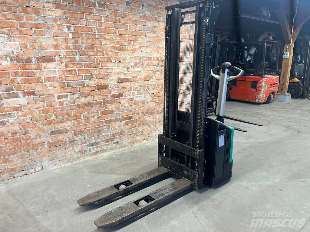 Mitsubishi SBP 12 N Transpaleta manuala