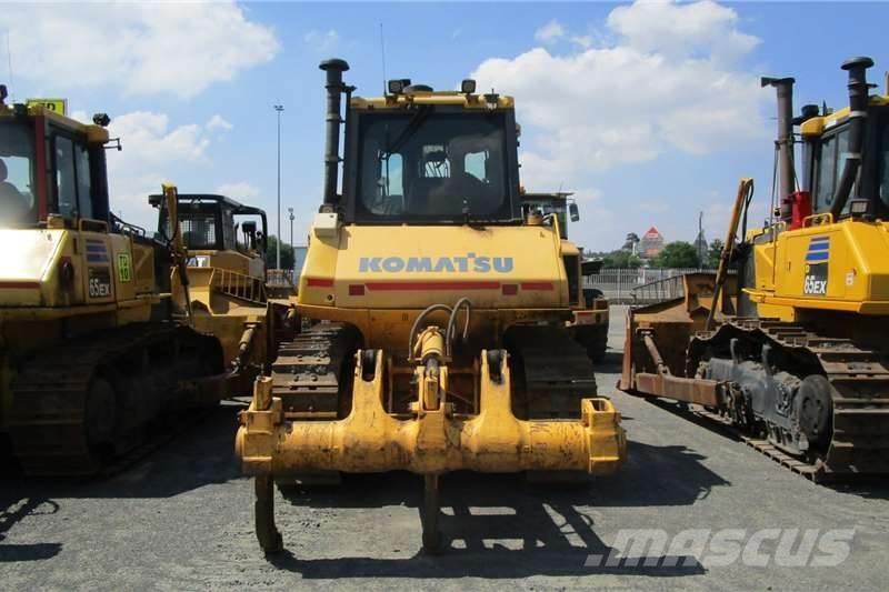 Komatsu D65 EX-16 Buldozere pe senile