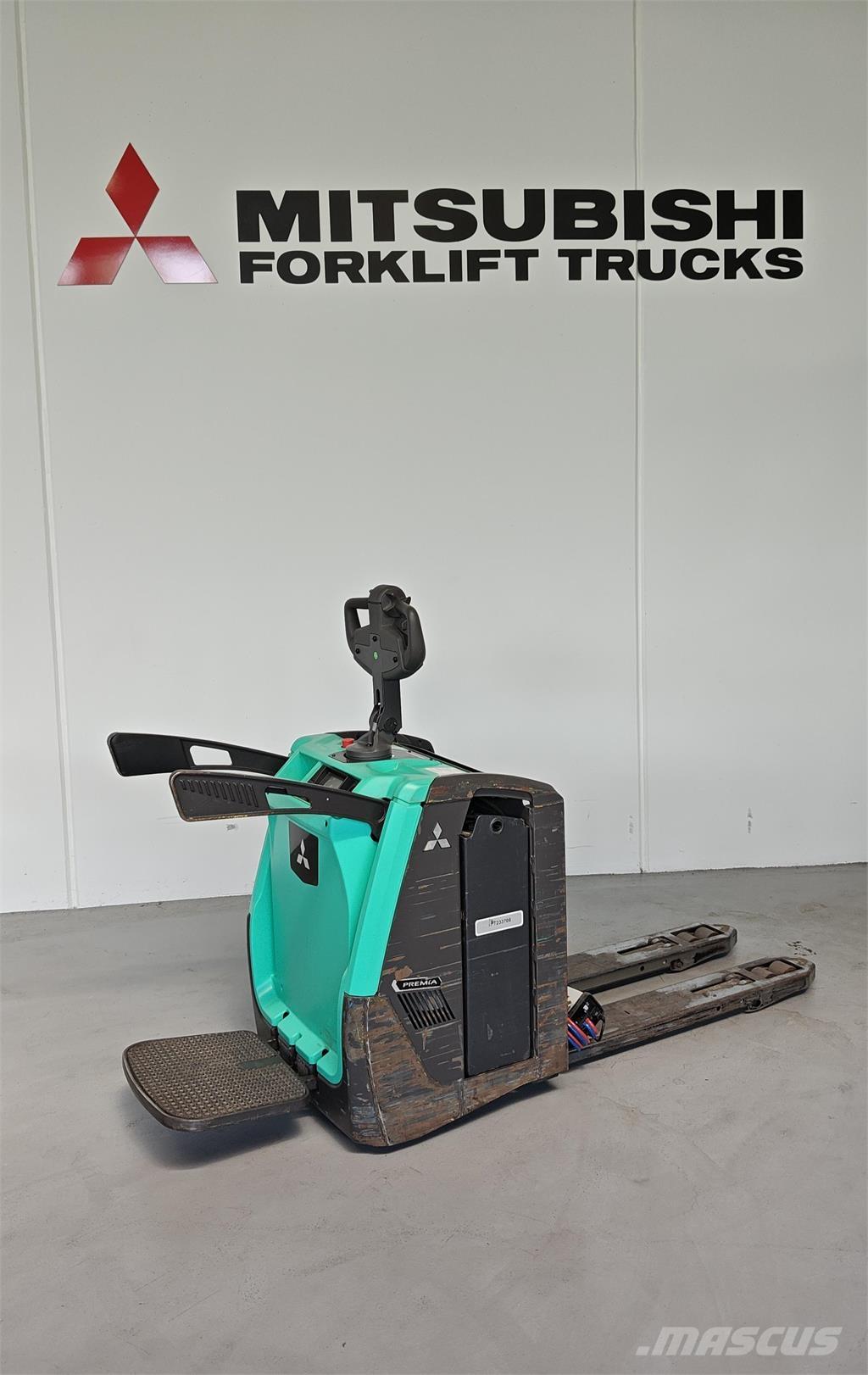 Mitsubishi PBV20N3 Camioane cu platforma