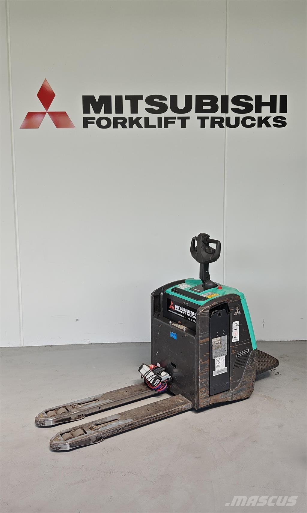 Mitsubishi PBV20N3 Camioane cu platforma