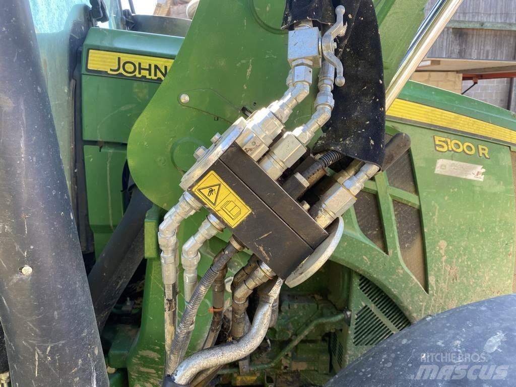 John Deere 5100 R Tractoare