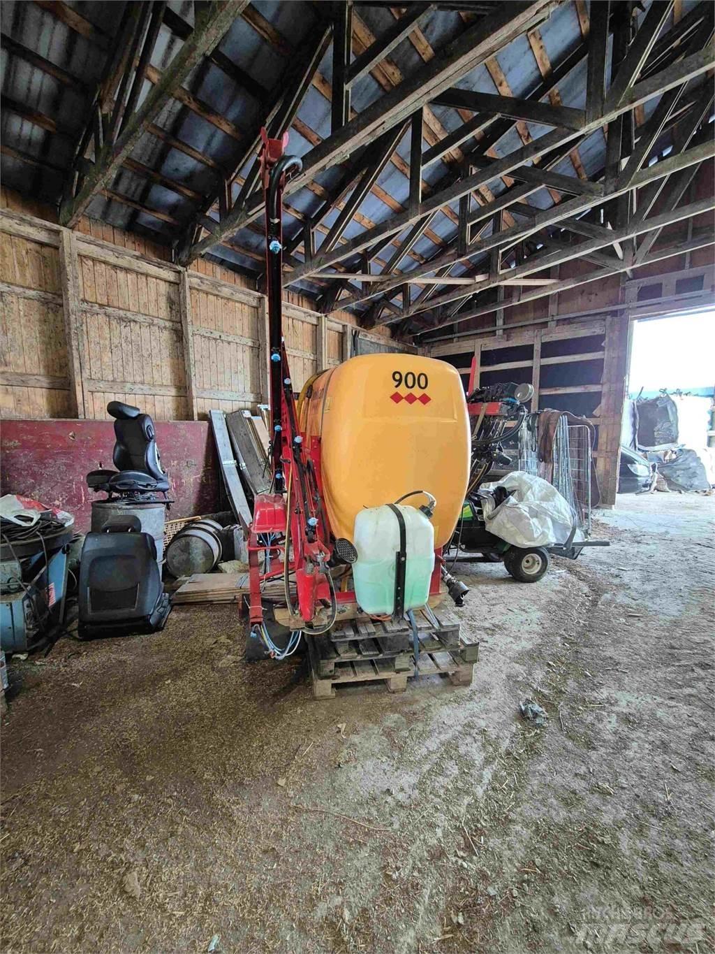 Junkkari 900L Tractoare agricole sprayers