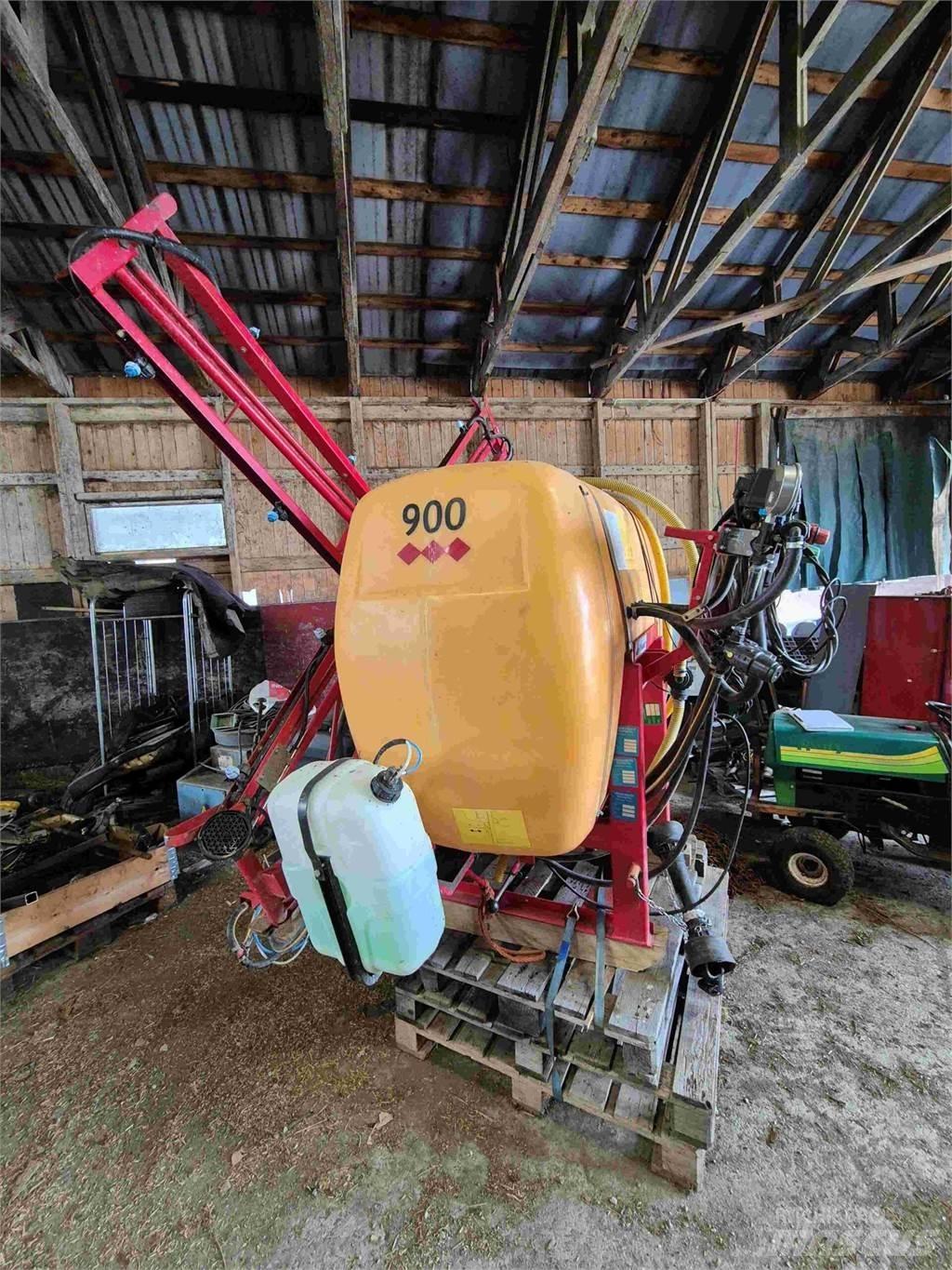 Junkkari 900L Tractoare agricole sprayers