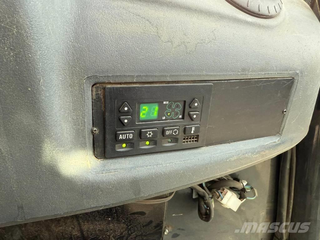 Komatsu WA100 M-7 Incarcator pe pneuri