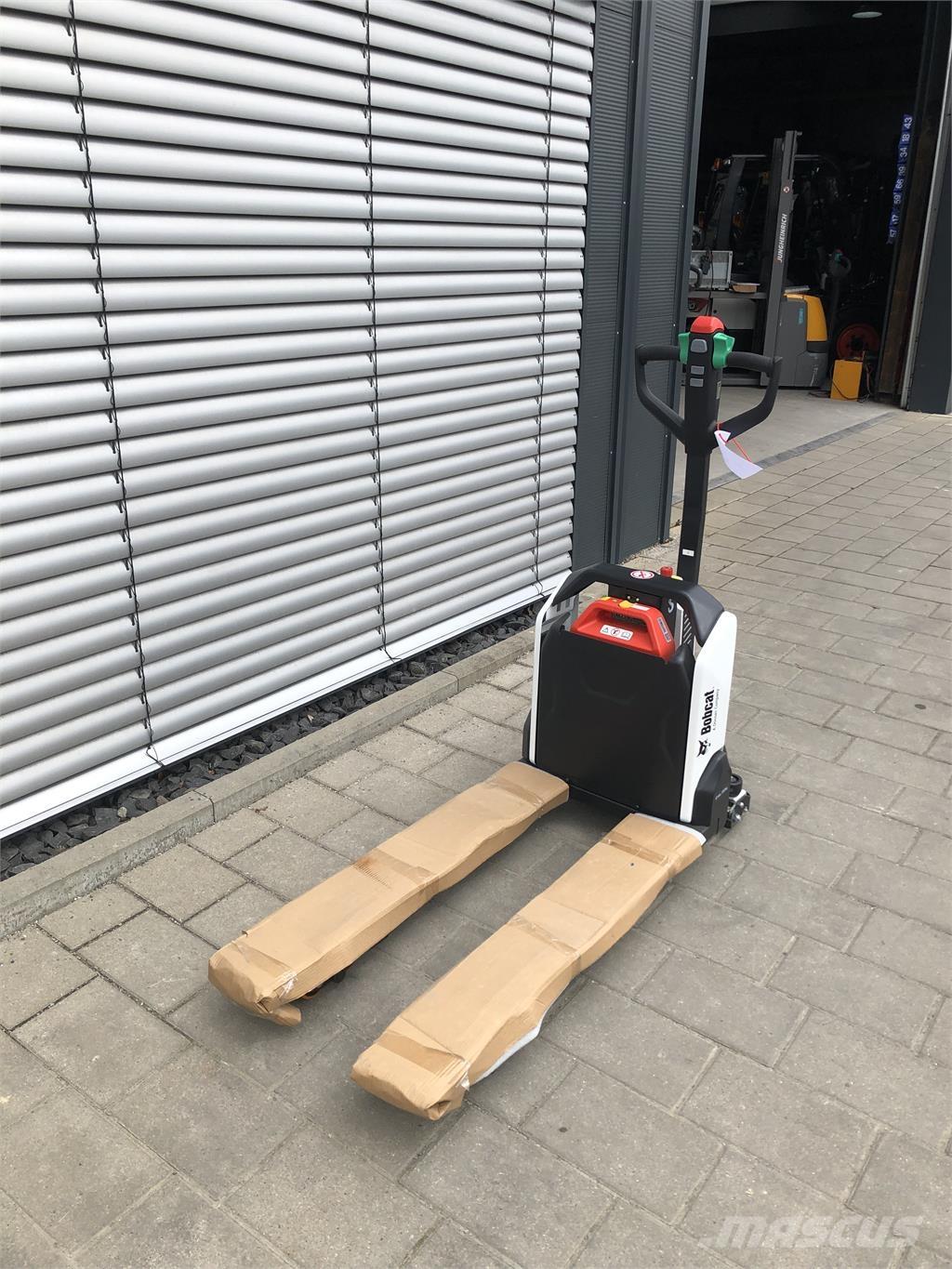 Bobcat LPM15N Transpaleta manuala