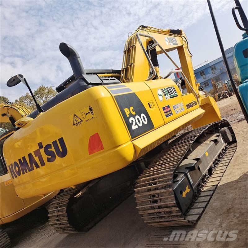 Komatsu PC 200 Excavatoare pe șenile
