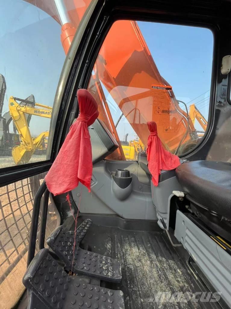 Hitachi ZX 160 Excavatoare pe șenile
