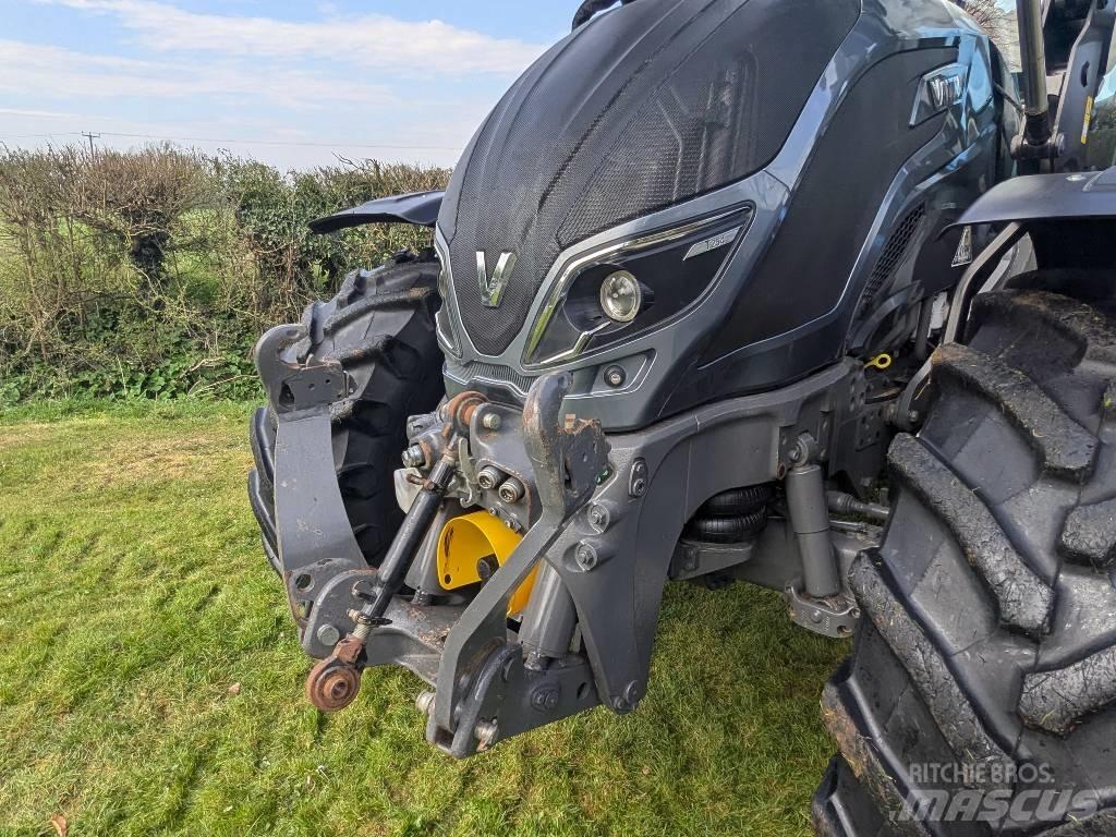 Valtra T 254 Tractoare