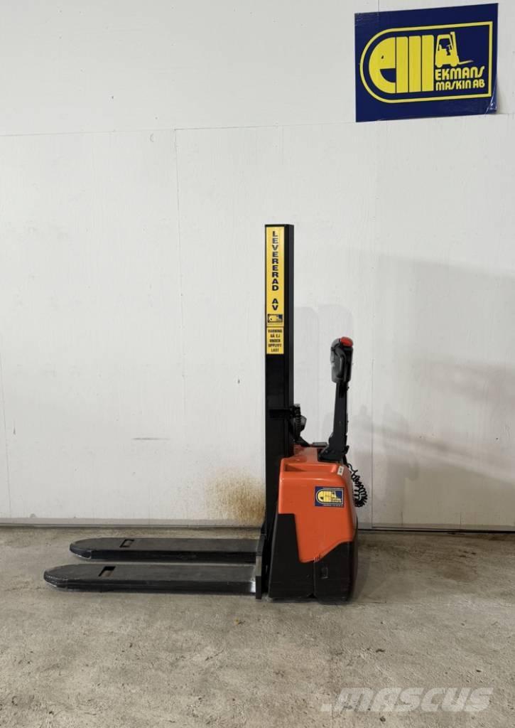 BT truck HWE 100 Transpaleti autopropulsanti