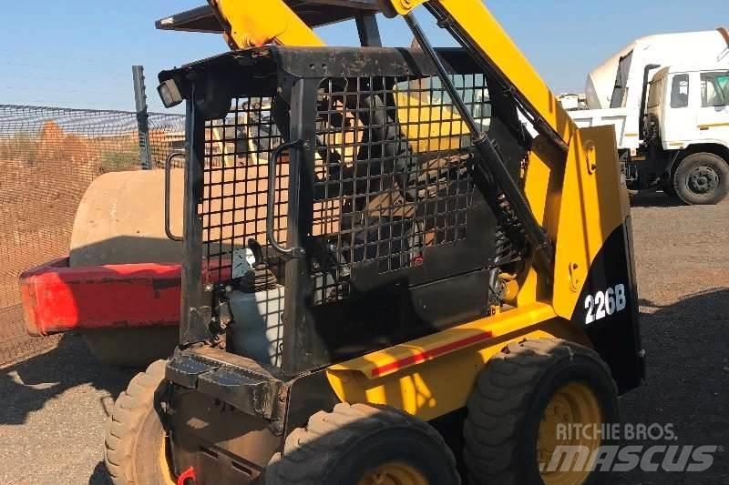 CAT 226B Altele