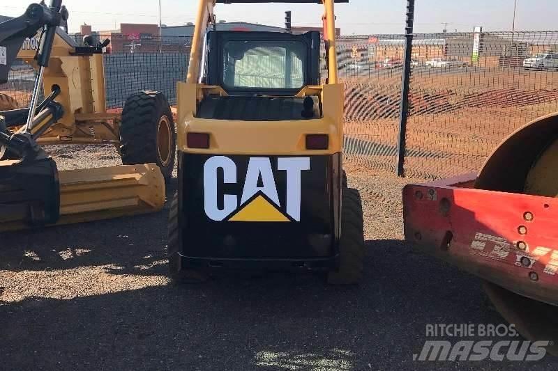 CAT 226B Altele