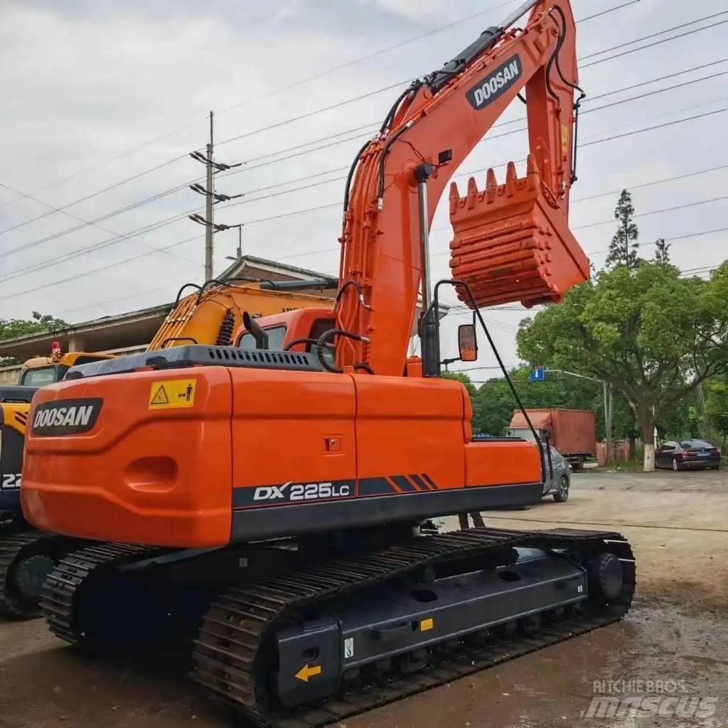 Doosan DX225LC-9C Excavatoare pe șenile
