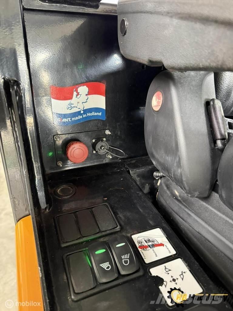 GiANT G2200E Incarcator pe pneuri