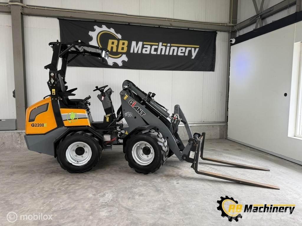 GiANT G2200E Incarcator pe pneuri
