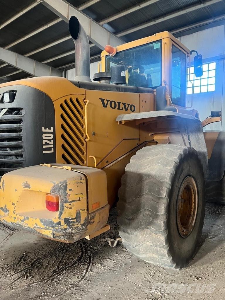 Volvo L 120 E Incarcator pe pneuri