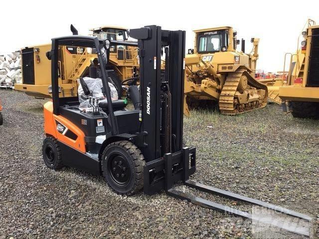Doosan D25S-9 Stivuitor diesel