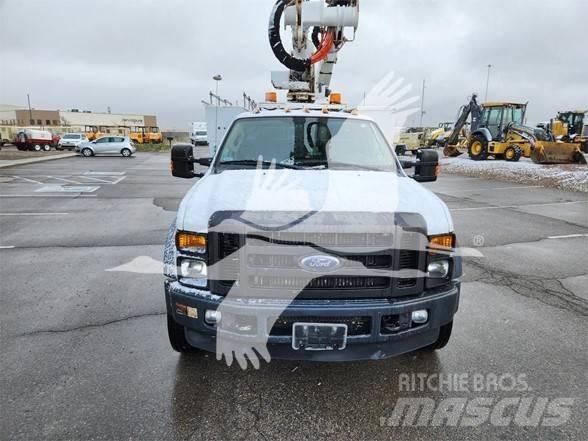 Altec AT37G Platforme aeriene montate pe camion
