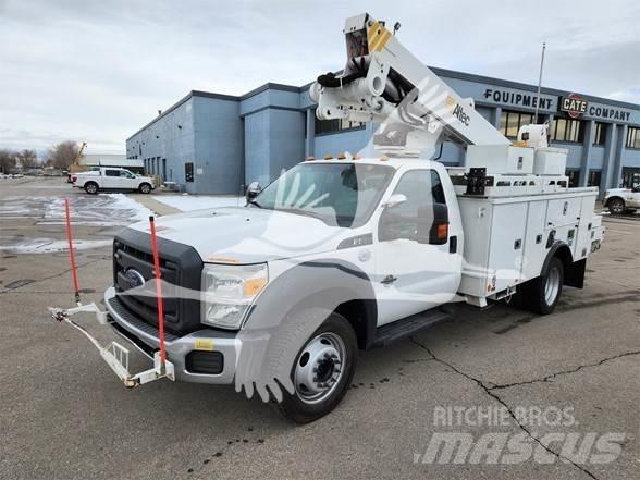 Altec AT40M Platforme aeriene montate pe camion