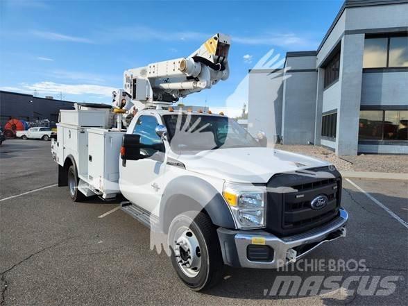 Altec AT40M Platforme aeriene montate pe camion