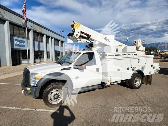 Altec AT40M Platforme aeriene montate pe camion