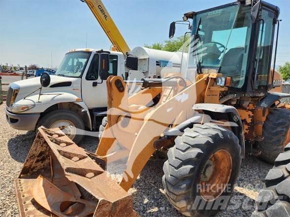 CASE 521F Incarcator pe pneuri
