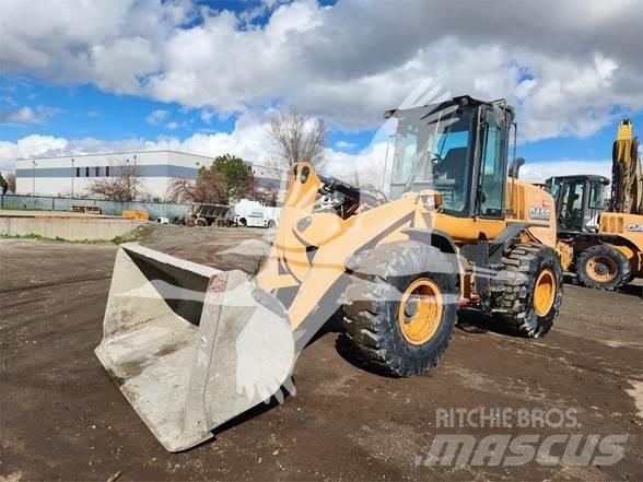 CASE 621F Incarcator pe pneuri
