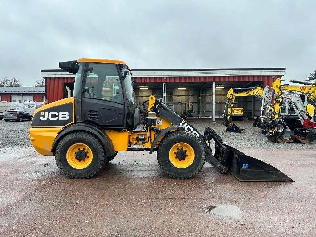 JCB 409 Incarcator pe pneuri