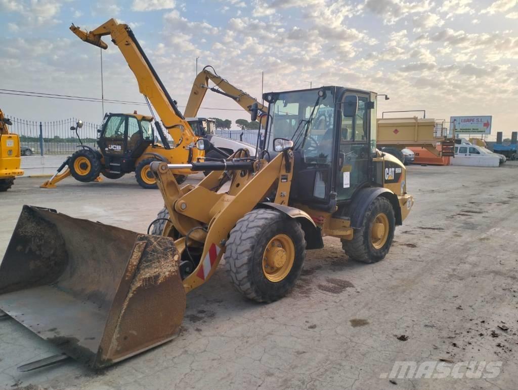 CAT 906M Incarcator pe pneuri