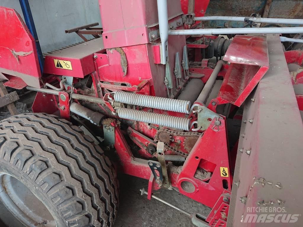 JF FCT 1050 Culegatoare de nutret